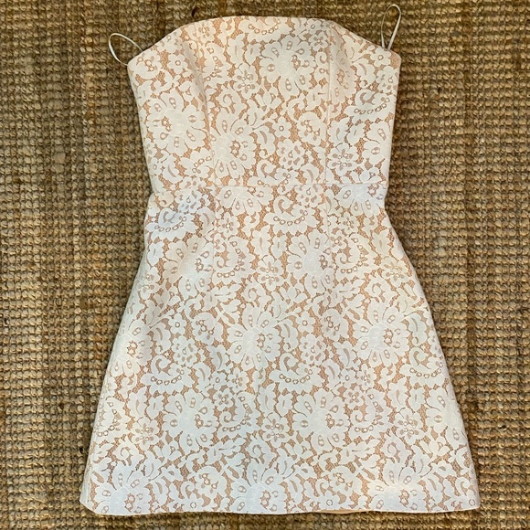 KEEPSAKE the Label Dresses & Skirts - White Lace Urban Outfitters Keepsake Strapless Dress